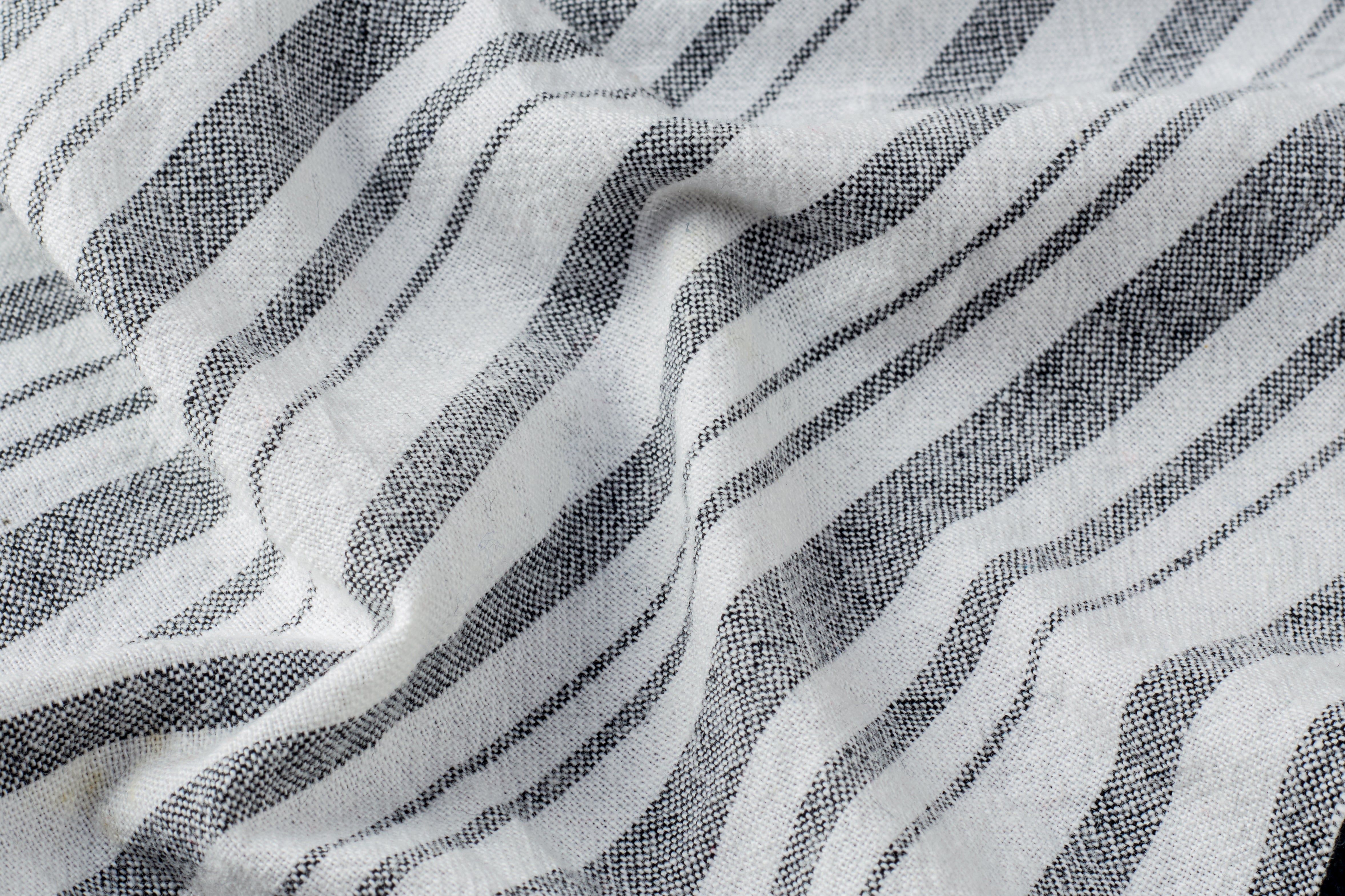 White & Black Crinkled Stripe