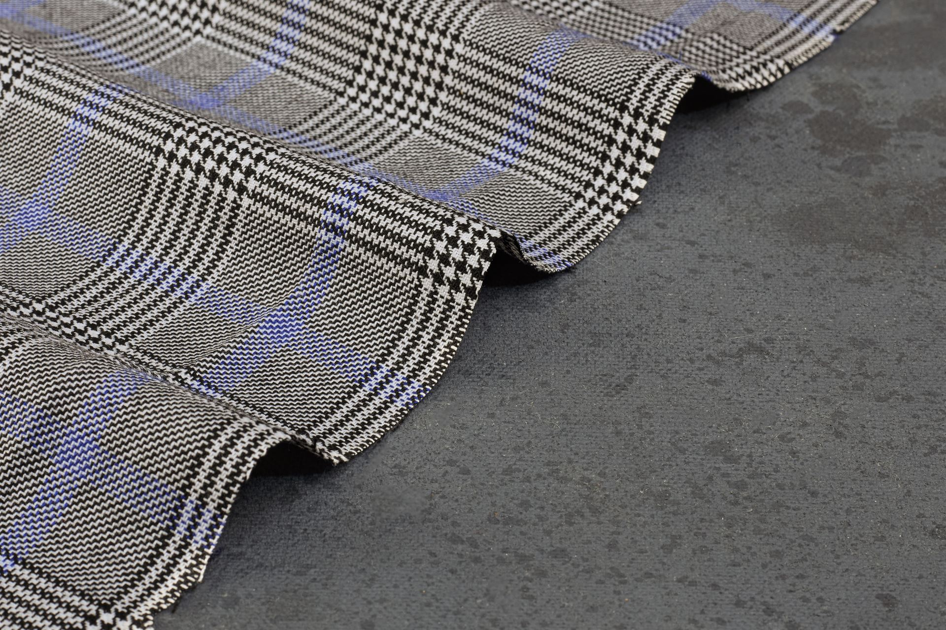 Black & White Scottish Suiting Check